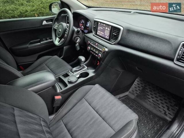 Сірий Кіа Sportage, об'ємом двигуна 1.59 л та пробігом 53 тис. км за 18900 $, фото 15 на Automoto.ua