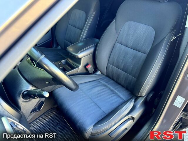 Серый Киа Sportage, объемом двигателя 1.6 л и пробегом 61 тыс. км за 17900 $, фото 7 на Automoto.ua