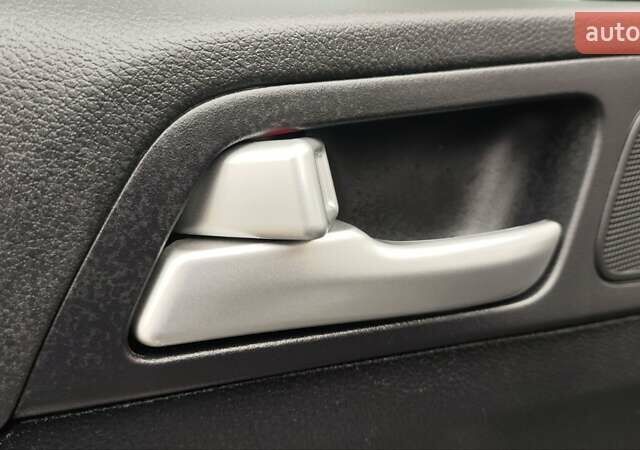 Сірий Кіа Sportage, об'ємом двигуна 2 л та пробігом 62 тис. км за 24500 $, фото 46 на Automoto.ua