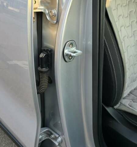 Сірий Кіа Sportage, об'ємом двигуна 1.6 л та пробігом 59 тис. км за 22000 $, фото 16 на Automoto.ua