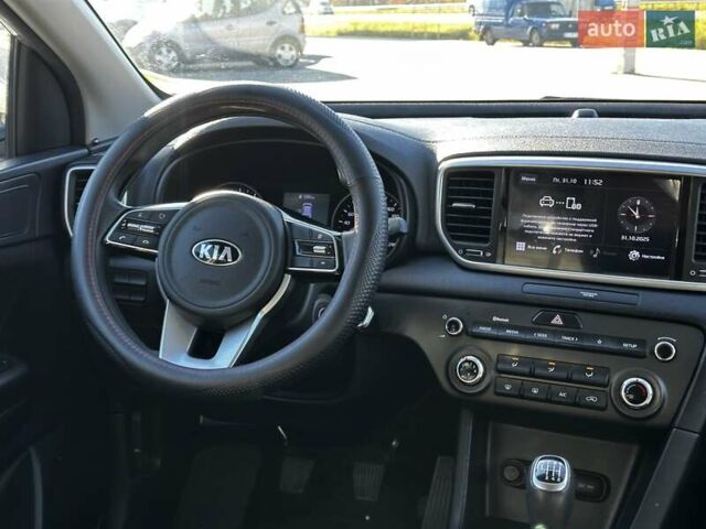 Сірий Кіа Sportage, об'ємом двигуна 1.59 л та пробігом 53 тис. км за 17999 $, фото 25 на Automoto.ua