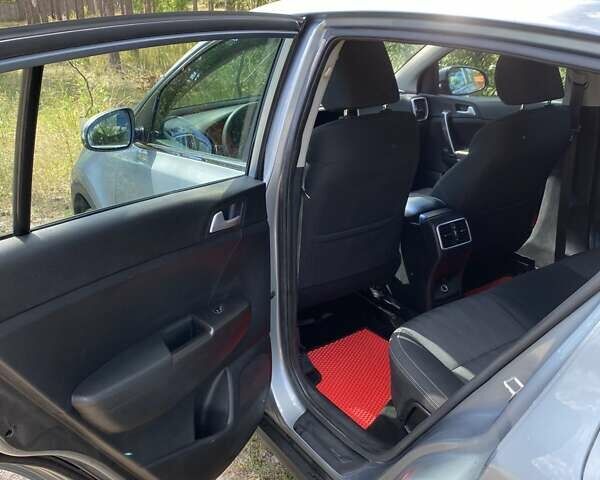 Сірий Кіа Sportage, об'ємом двигуна 1.59 л та пробігом 68 тис. км за 18500 $, фото 17 на Automoto.ua