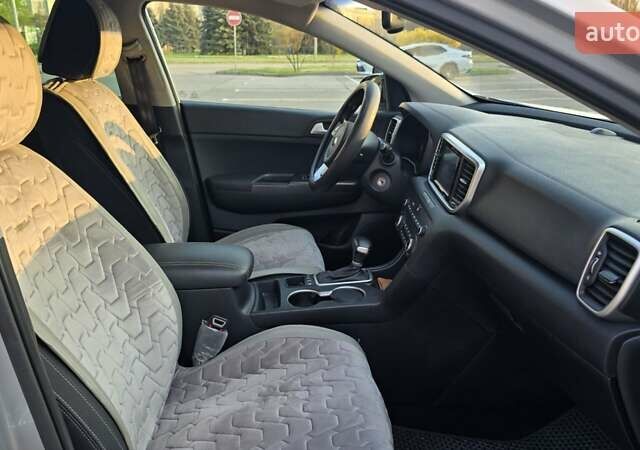 Сірий Кіа Sportage, об'ємом двигуна 1.6 л та пробігом 59 тис. км за 22000 $, фото 15 на Automoto.ua