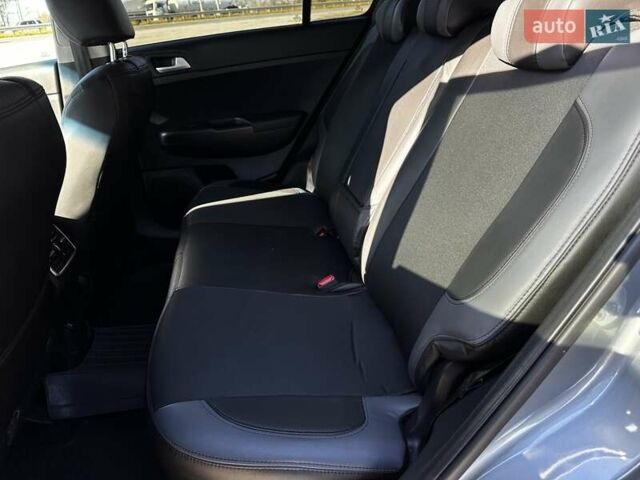 Сірий Кіа Sportage, об'ємом двигуна 1.59 л та пробігом 53 тис. км за 17999 $, фото 24 на Automoto.ua