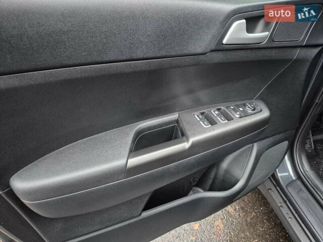 Сірий Кіа Sportage, об'ємом двигуна 1.59 л та пробігом 53 тис. км за 18900 $, фото 10 на Automoto.ua