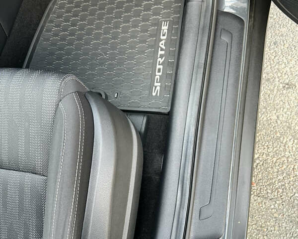 Серый Киа Sportage, объемом двигателя 1.6 л и пробегом 70 тыс. км за 20300 $, фото 26 на Automoto.ua