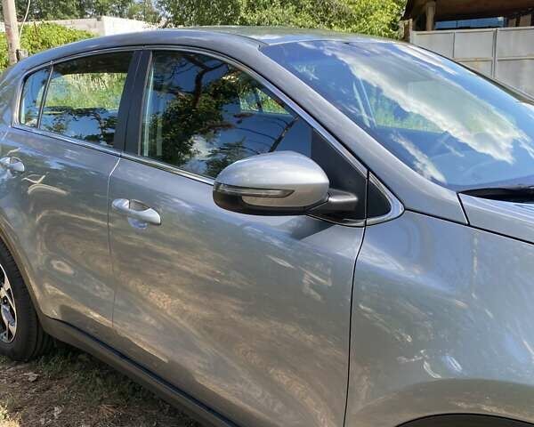 Сірий Кіа Sportage, об'ємом двигуна 1.59 л та пробігом 68 тис. км за 18500 $, фото 4 на Automoto.ua