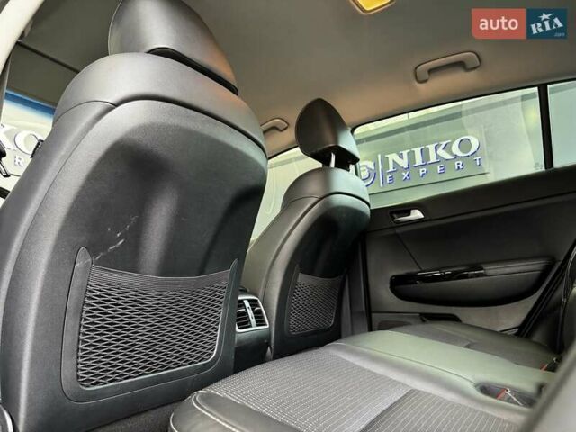 Сірий Кіа Sportage, об'ємом двигуна 2 л та пробігом 77 тис. км за 26500 $, фото 35 на Automoto.ua