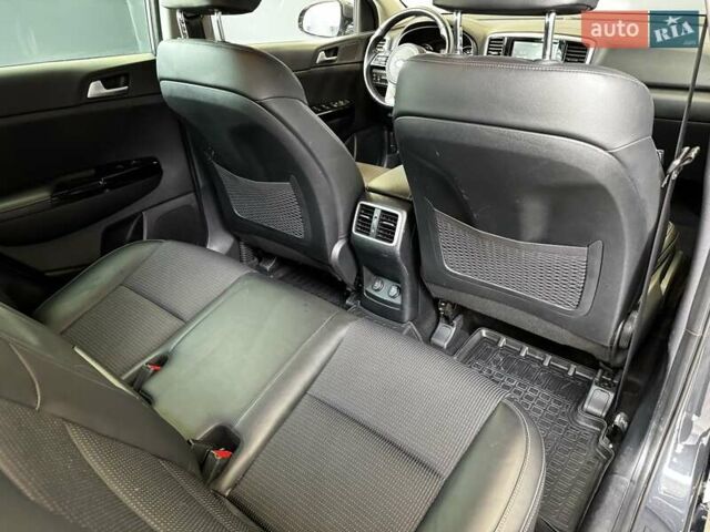 Сірий Кіа Sportage, об'ємом двигуна 2 л та пробігом 77 тис. км за 26500 $, фото 26 на Automoto.ua