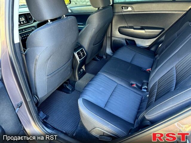 Серый Киа Sportage, объемом двигателя 1.6 л и пробегом 61 тыс. км за 17900 $, фото 6 на Automoto.ua