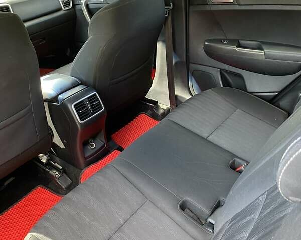 Сірий Кіа Sportage, об'ємом двигуна 1.59 л та пробігом 68 тис. км за 18500 $, фото 14 на Automoto.ua