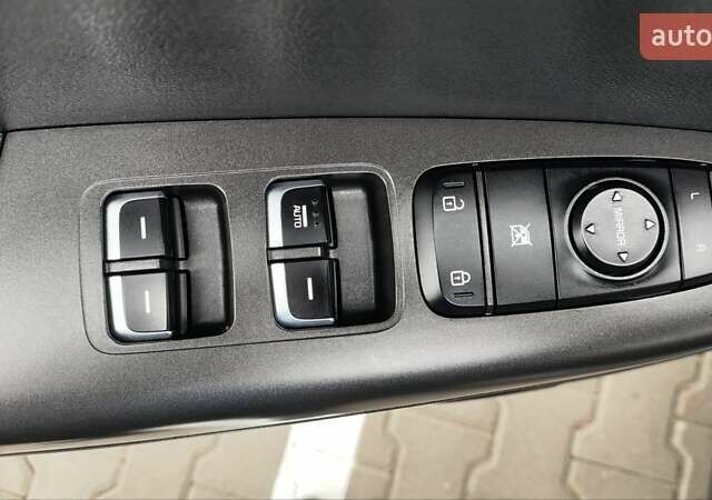 Сірий Кіа Sportage, об'ємом двигуна 2 л та пробігом 62 тис. км за 24500 $, фото 43 на Automoto.ua