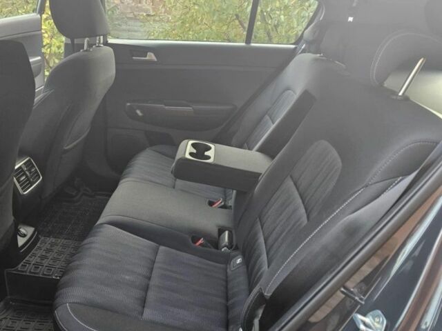 Серый Киа Sportage, объемом двигателя 1.6 л и пробегом 29 тыс. км за 17000 $, фото 4 на Automoto.ua