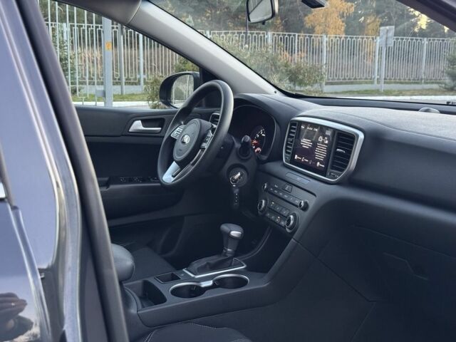 Сірий Кіа Sportage, об'ємом двигуна 1.6 л та пробігом 13 тис. км за 20900 $, фото 23 на Automoto.ua