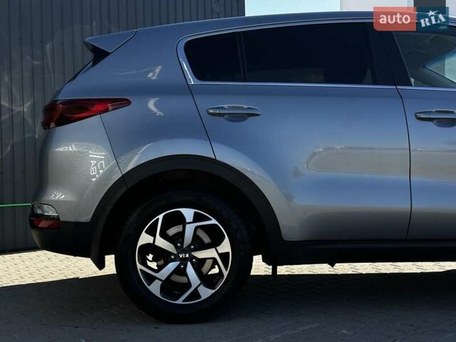 Сірий Кіа Sportage, об'ємом двигуна 1.59 л та пробігом 53 тис. км за 17999 $, фото 9 на Automoto.ua