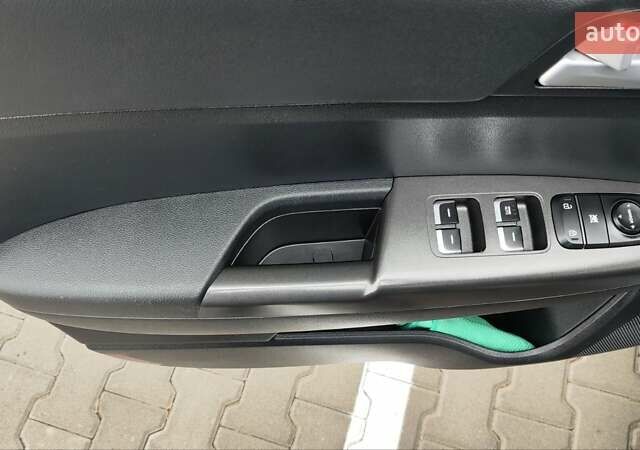 Сірий Кіа Sportage, об'ємом двигуна 2 л та пробігом 62 тис. км за 24500 $, фото 44 на Automoto.ua