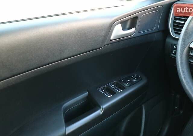 Серый Киа Sportage, объемом двигателя 1.59 л и пробегом 68 тыс. км за 18626 $, фото 15 на Automoto.ua