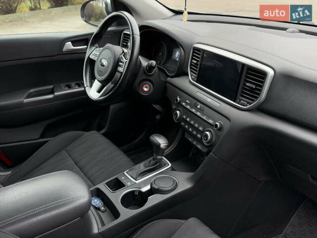 Сірий Кіа Sportage, об'ємом двигуна 1.59 л та пробігом 33 тис. км за 19999 $, фото 25 на Automoto.ua