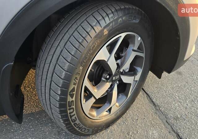 Сірий Кіа Sportage, об'ємом двигуна 1.6 л та пробігом 59 тис. км за 22000 $, фото 26 на Automoto.ua