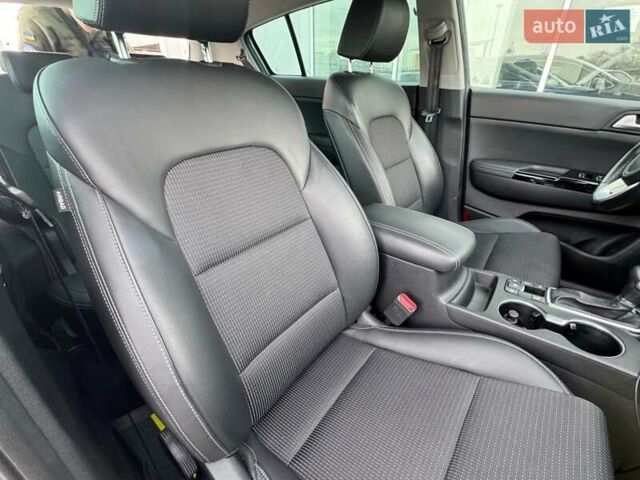 Серый Киа Sportage, объемом двигателя 2 л и пробегом 57 тыс. км за 26500 $, фото 61 на Automoto.ua