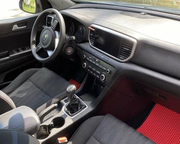 Сірий Кіа Sportage, об'ємом двигуна 1.59 л та пробігом 68 тис. км за 18500 $, фото 13 на Automoto.ua