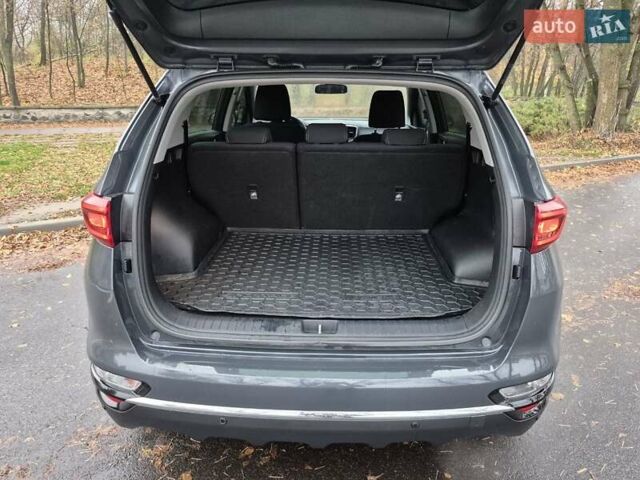 Сірий Кіа Sportage, об'ємом двигуна 1.59 л та пробігом 53 тис. км за 18900 $, фото 5 на Automoto.ua