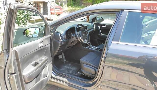 Серый Киа Sportage, объемом двигателя 1.59 л и пробегом 42 тыс. км за 22000 $, фото 10 на Automoto.ua