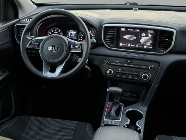 Сірий Кіа Sportage, об'ємом двигуна 1.6 л та пробігом 13 тис. км за 20900 $, фото 16 на Automoto.ua
