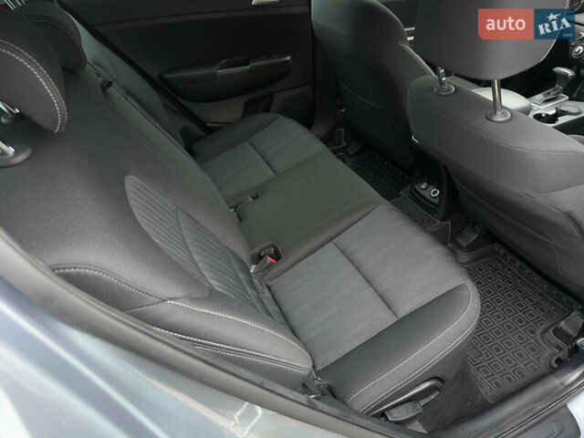 Сірий Кіа Sportage, об'ємом двигуна 1.59 л та пробігом 33 тис. км за 19999 $, фото 22 на Automoto.ua