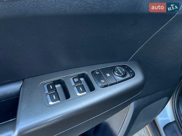 Серый Киа Sportage, объемом двигателя 2.36 л и пробегом 102 тыс. км за 18790 $, фото 15 на Automoto.ua