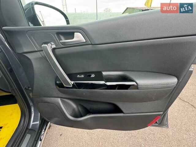Серый Киа Sportage, объемом двигателя 2 л и пробегом 57 тыс. км за 26500 $, фото 67 на Automoto.ua