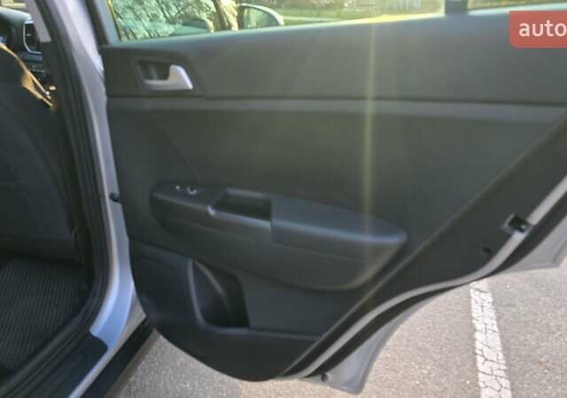 Сірий Кіа Sportage, об'ємом двигуна 1.6 л та пробігом 59 тис. км за 22000 $, фото 24 на Automoto.ua