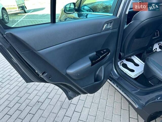 Серый Киа Sportage, объемом двигателя 2 л и пробегом 83 тыс. км за 26200 $, фото 79 на Automoto.ua