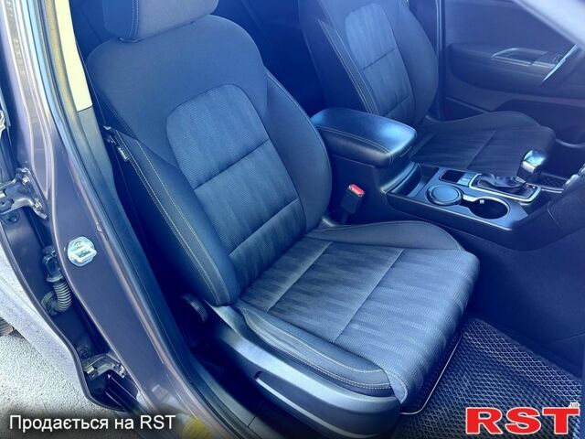 Серый Киа Sportage, объемом двигателя 1.6 л и пробегом 61 тыс. км за 17900 $, фото 5 на Automoto.ua