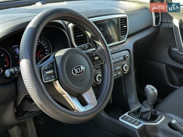 Сірий Кіа Sportage, об'ємом двигуна 1.59 л та пробігом 53 тис. км за 17999 $, фото 17 на Automoto.ua