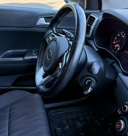Серый Киа Sportage, объемом двигателя 1.6 л и пробегом 130 тыс. км за 17900 $, фото 25 на Automoto.ua