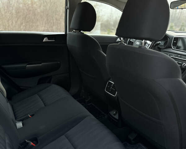 Серый Киа Sportage, объемом двигателя 1.59 л и пробегом 58 тыс. км за 18000 $, фото 7 на Automoto.ua