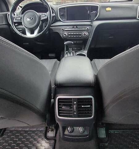 Сірий Кіа Sportage, об'ємом двигуна 1.59 л та пробігом 73 тис. км за 19000 $, фото 18 на Automoto.ua