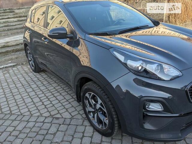 Сірий Кіа Sportage, об'ємом двигуна 1.59 л та пробігом 45 тис. км за 21000 $, фото 3 на Automoto.ua