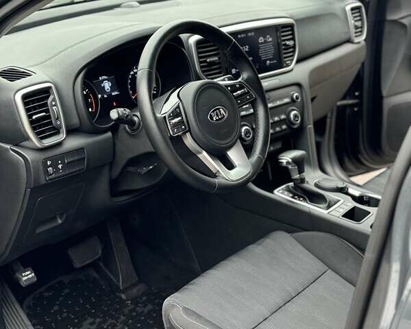Сірий Кіа Sportage, об'ємом двигуна 1.59 л та пробігом 48 тис. км за 19500 $, фото 38 на Automoto.ua