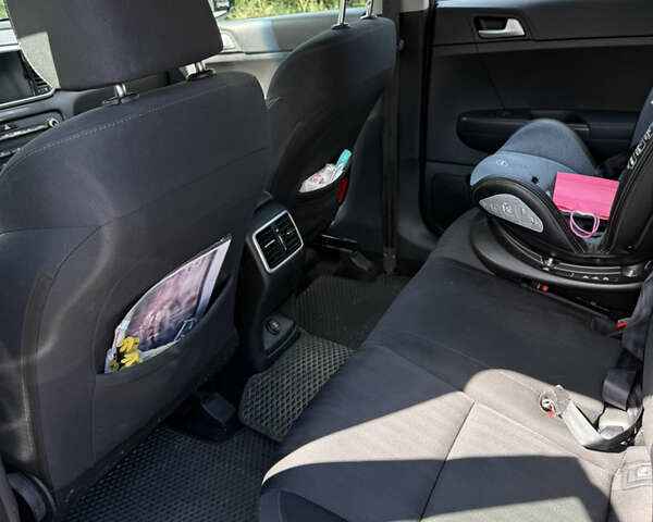 Киа Sportage 2021 в Харькове на Automoto.ua Серый Киа Sportage, объемом двигателя 1.59 л и пробегом 59 тыс. км за 17000 $, фото 4 на Automoto.ua