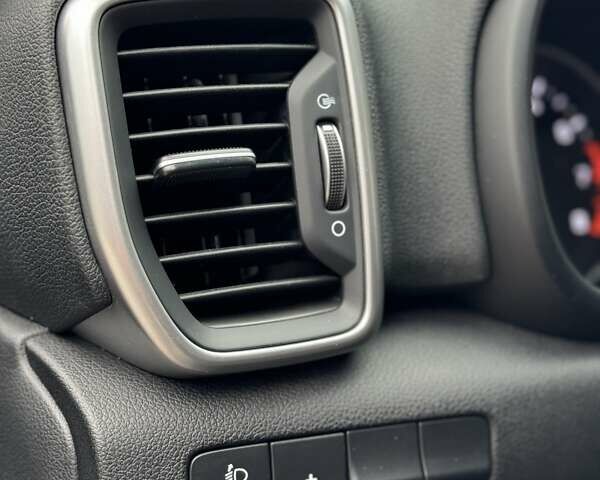 Сірий Кіа Sportage, об'ємом двигуна 1.59 л та пробігом 48 тис. км за 19500 $, фото 39 на Automoto.ua