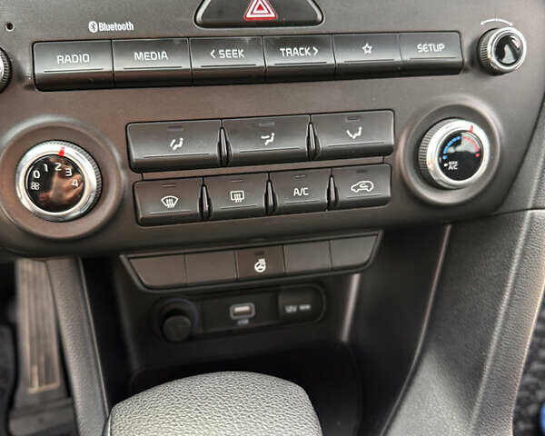 Серый Киа Sportage, объемом двигателя 1.59 л и пробегом 58 тыс. км за 18000 $, фото 13 на Automoto.ua