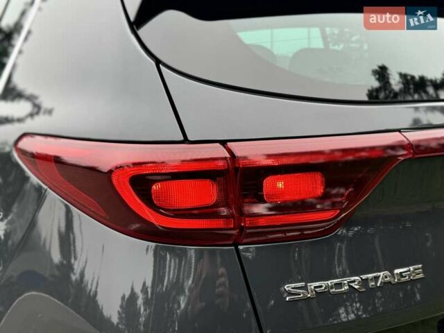 Сірий Кіа Sportage, об'ємом двигуна 1.59 л та пробігом 48 тис. км за 19500 $, фото 20 на Automoto.ua