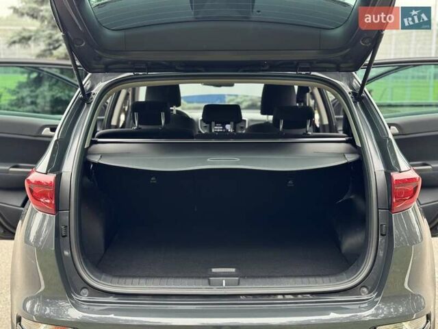 Сірий Кіа Sportage, об'ємом двигуна 1.59 л та пробігом 48 тис. км за 19500 $, фото 28 на Automoto.ua