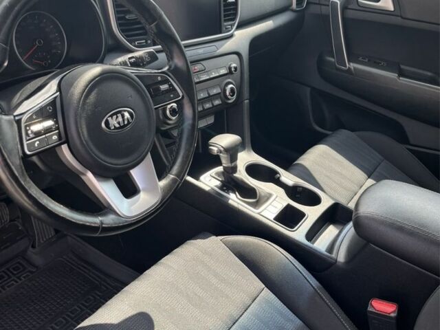 Киа Sportage 2021 в Ужгороде на Automoto.ua Серый Киа Sportage, объемом двигателя 1.6 л и пробегом 130 тыс. км за 20500 $, фото 2 на Automoto.ua