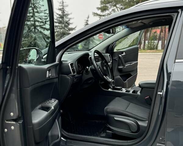 Сірий Кіа Sportage, об'ємом двигуна 1.59 л та пробігом 48 тис. км за 19500 $, фото 32 на Automoto.ua