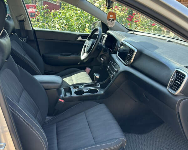 Серый Киа Sportage, объемом двигателя 1.59 л и пробегом 77 тыс. км за 19700 $, фото 11 на Automoto.ua