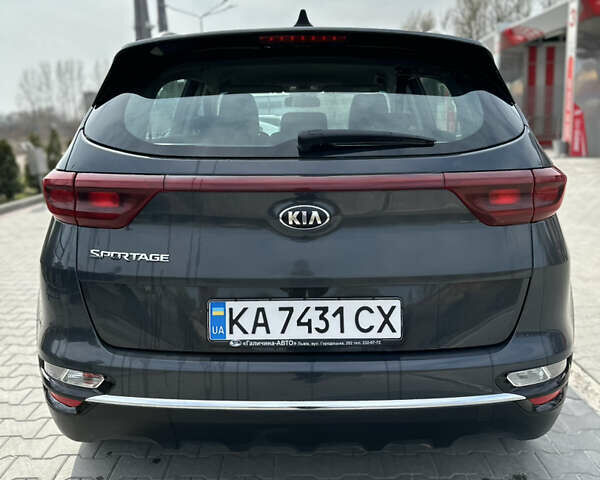 Серый Киа Sportage, объемом двигателя 1.59 л и пробегом 58 тыс. км за 18000 $, фото 3 на Automoto.ua