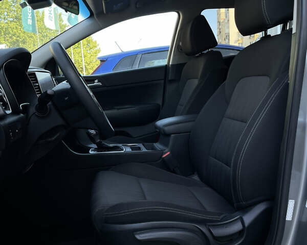 Сірий Кіа Sportage, об'ємом двигуна 2.36 л та пробігом 90 тис. км за 21000 $, фото 19 на Automoto.ua